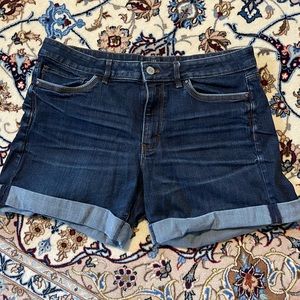 WHBM 5 inch Jean Short Size 12